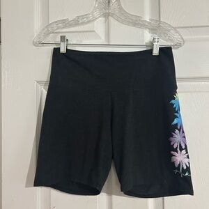 PINK Black Women's Biker Shorts with Colorful Palm Tree Design